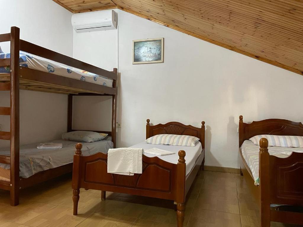 Happy Corner Guest House Shkoder Ngoại thất bức ảnh
